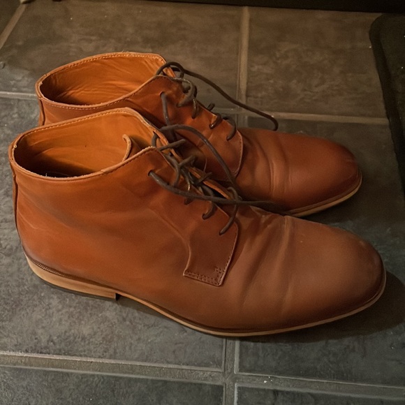 Size 9 H&M light brown boots. - Picture 2 of 3